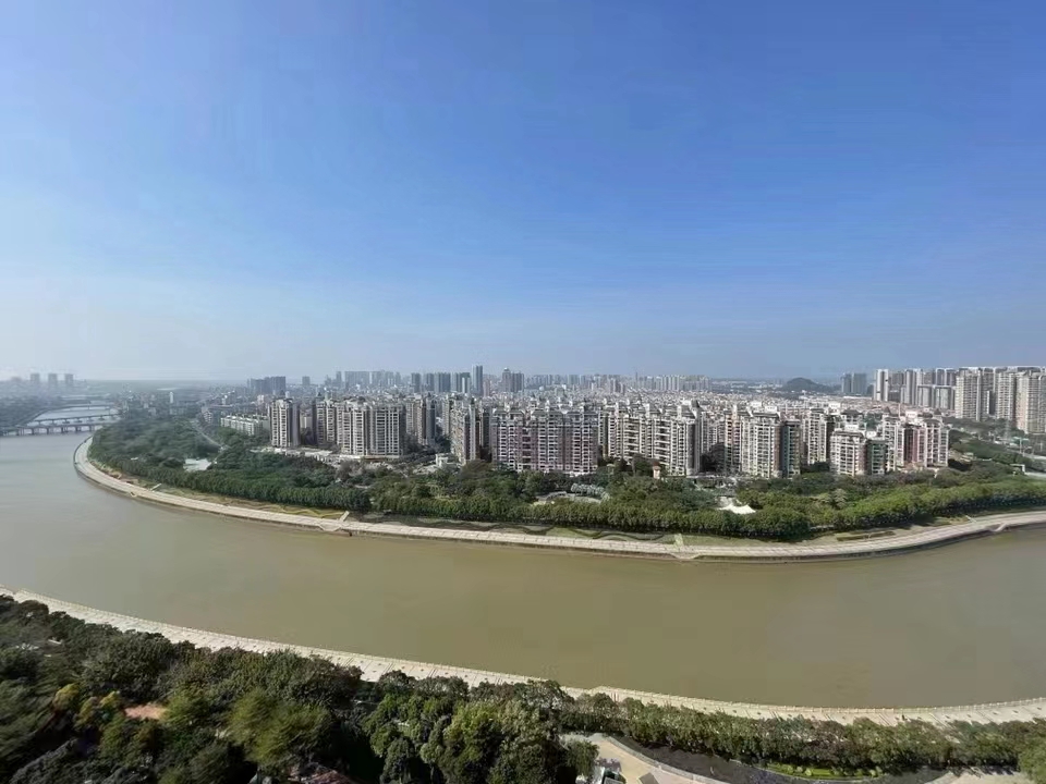 碧堤雅苑精装三房，毛坯价出售，装修新净，随时看房