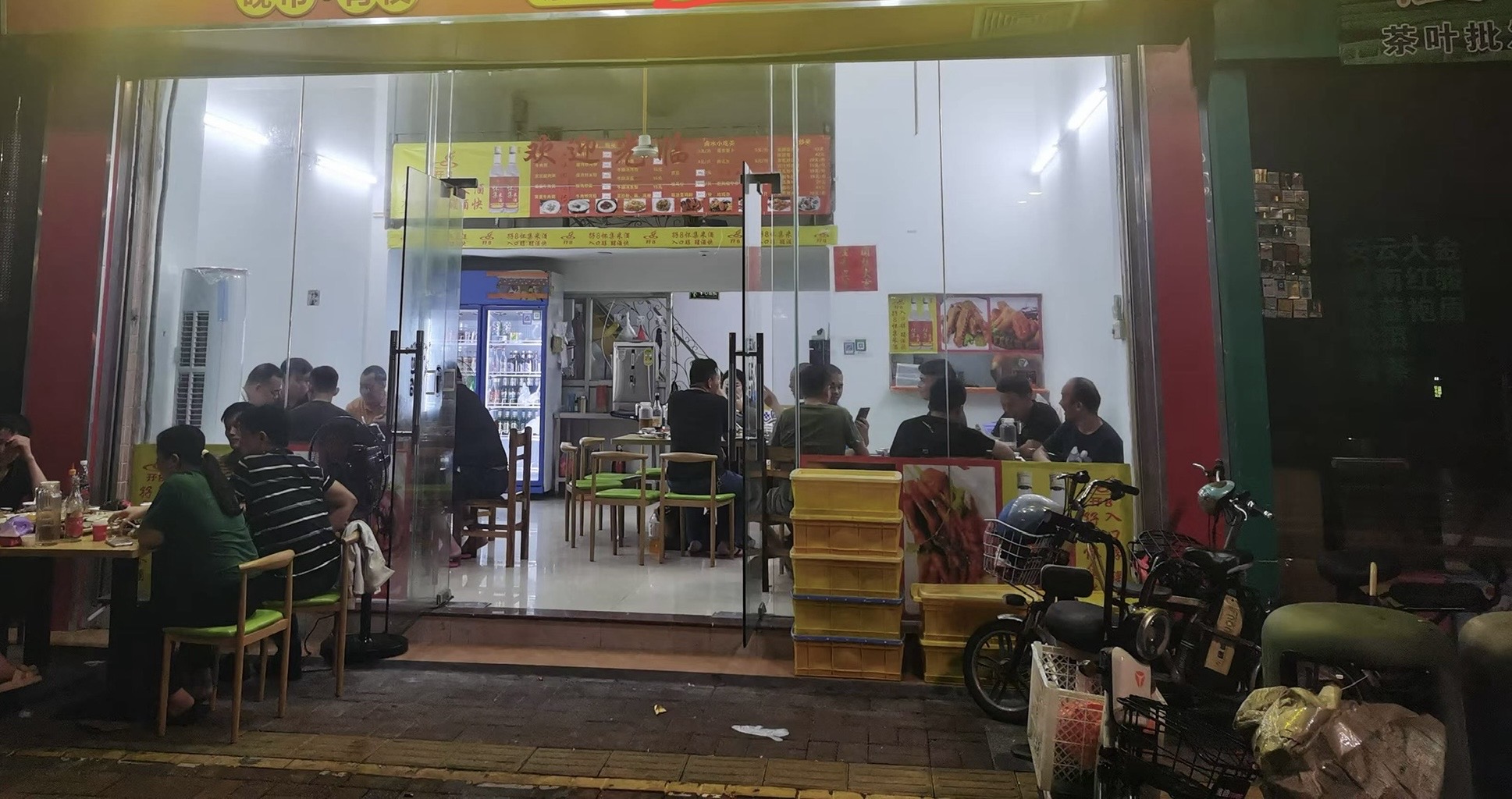 饮食店铺面积大有二层可外摆