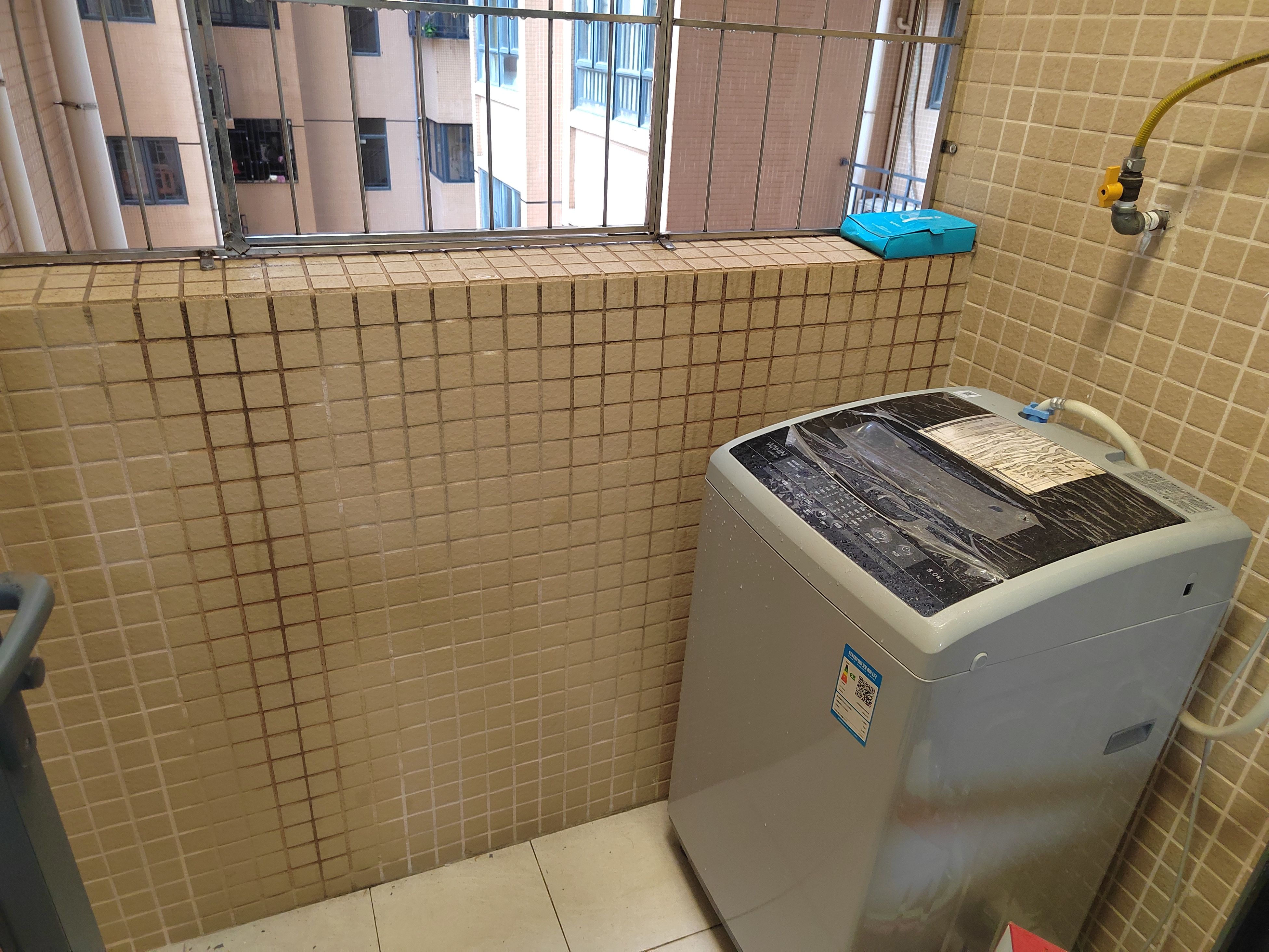 三水新动力广场附近鸿安花园3室2厅2卫1500元/月