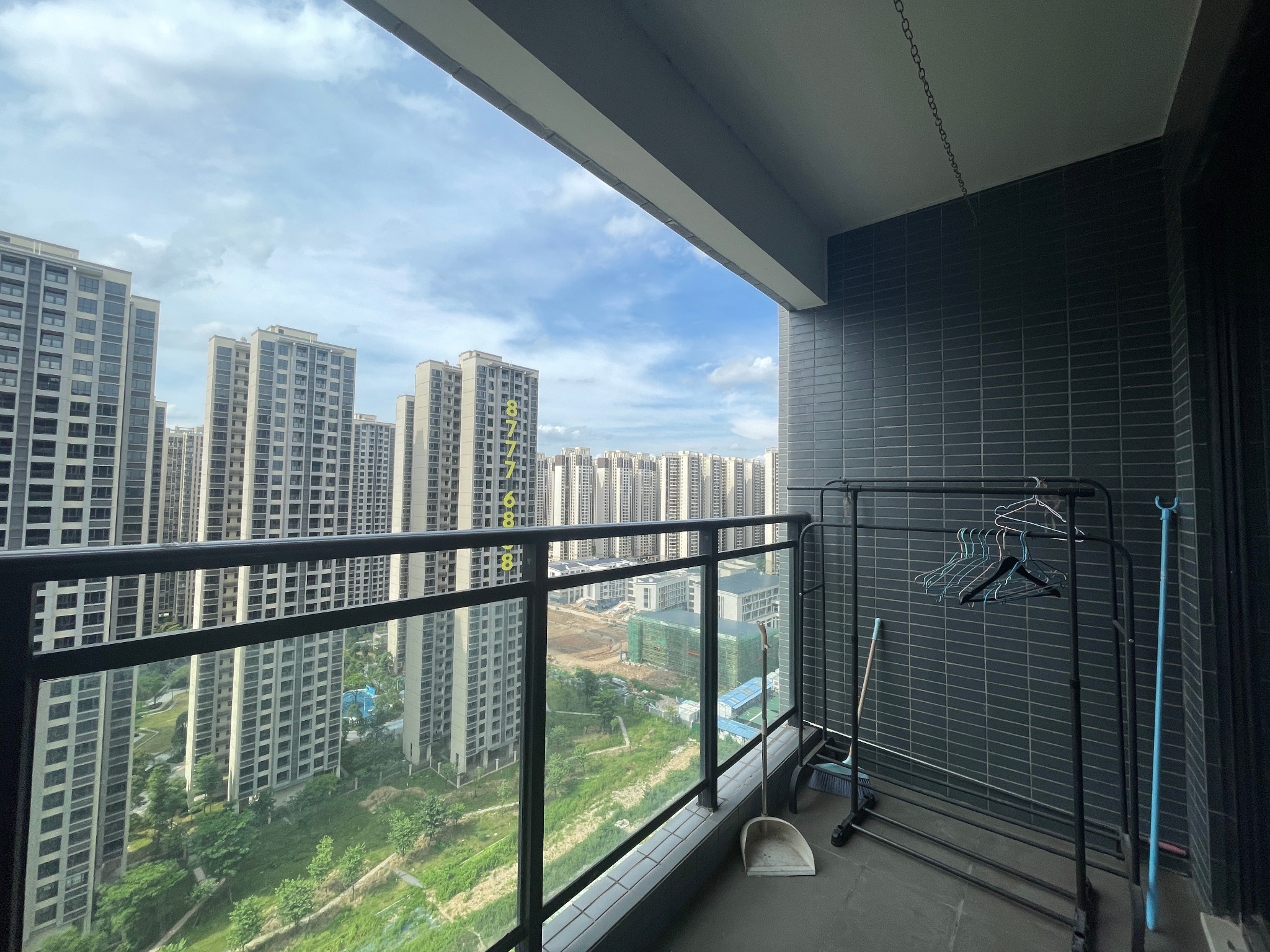 实拍 时代南湾2期 靓楼层3室2厅2卫精修房，有简单家私家电，有钥匙随时可看房