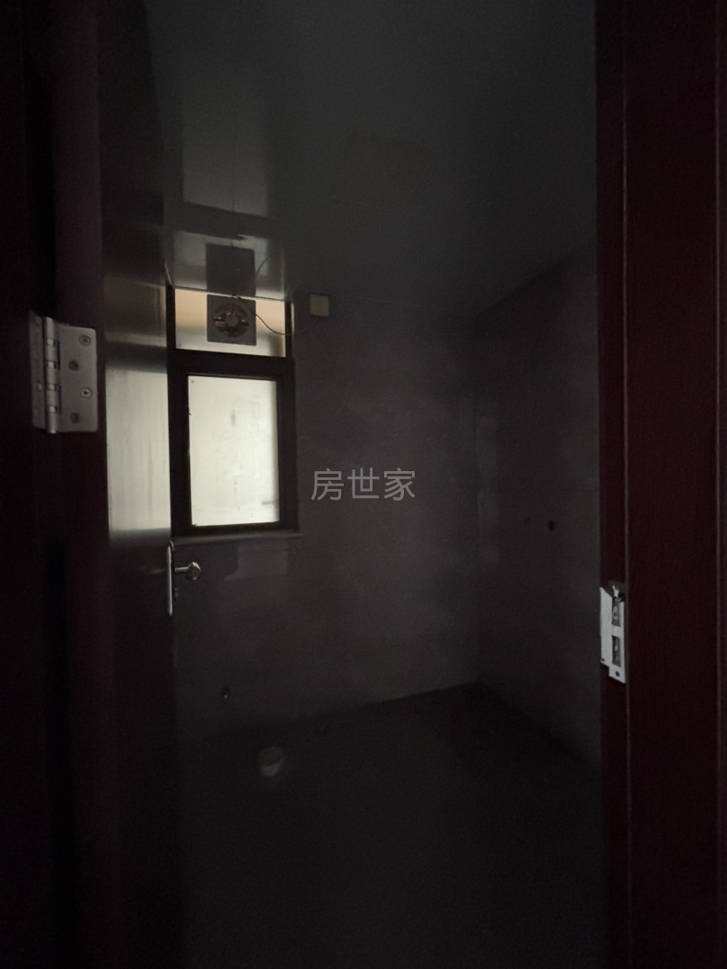 博雅滨江 舒适大四房 小区环境好 中楼层 诚心出售可议价