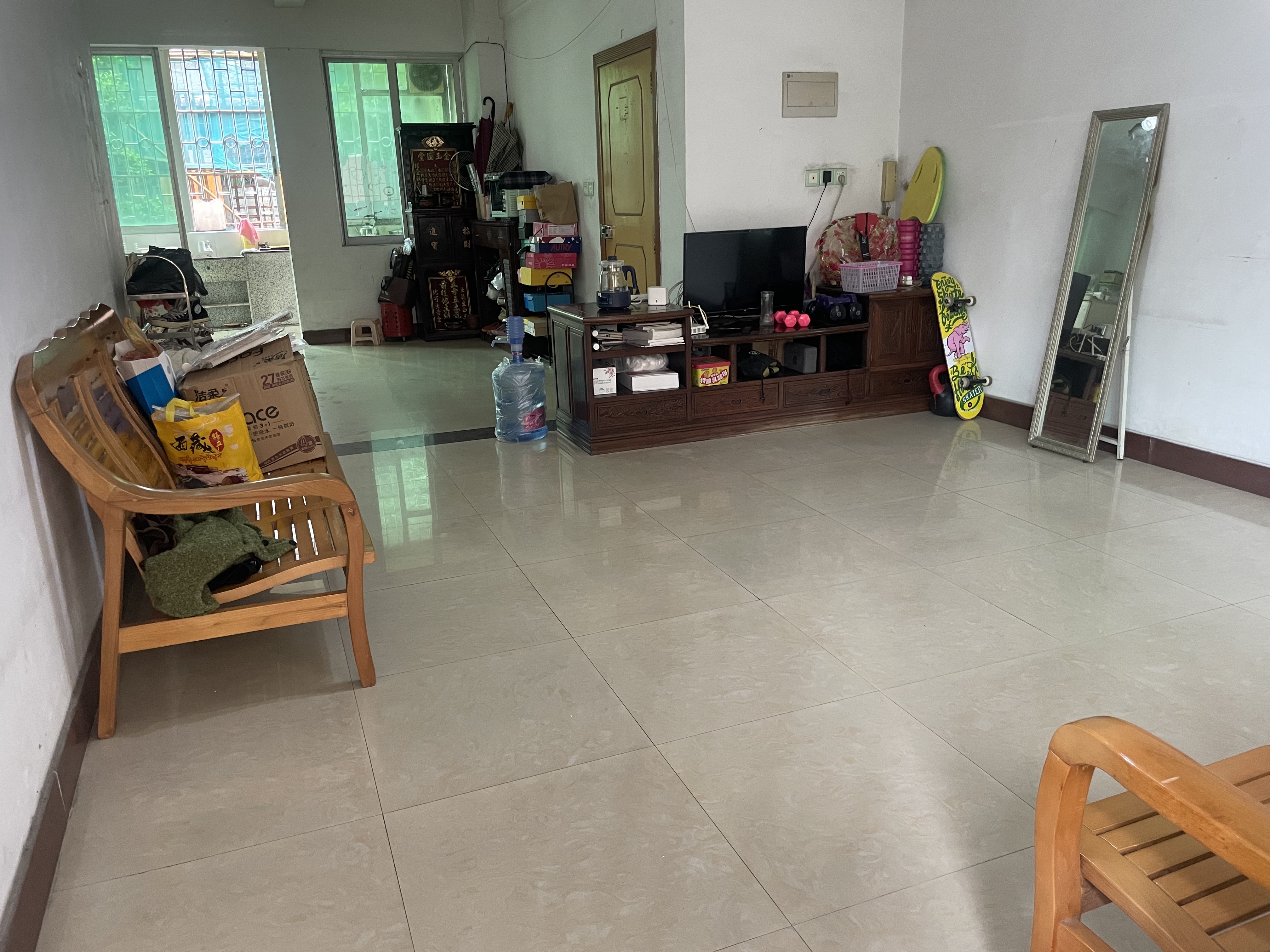 求女生合租八小区3室2厅2卫110平米400元/月住宅有需求请电联